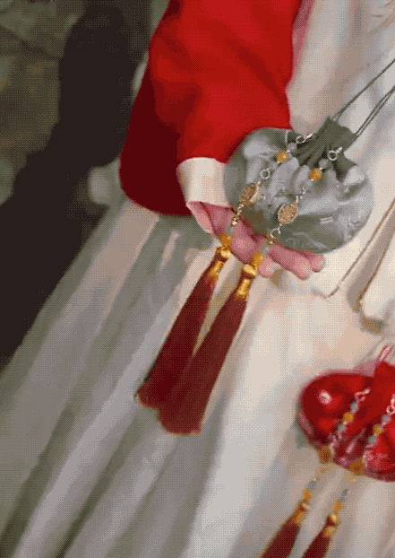 淡雅的提花暗纹,搭配不同的配饰福牌,不同的吉祥纹样,每一个细节都