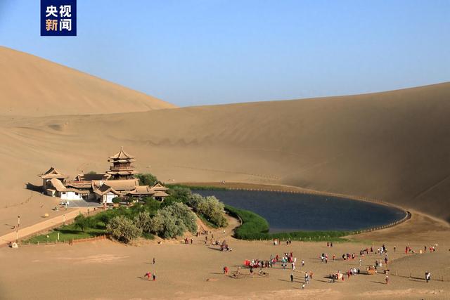 鸣沙山月牙泉景区25日起试行门票预约制|鸣沙山_新浪财经_新浪网