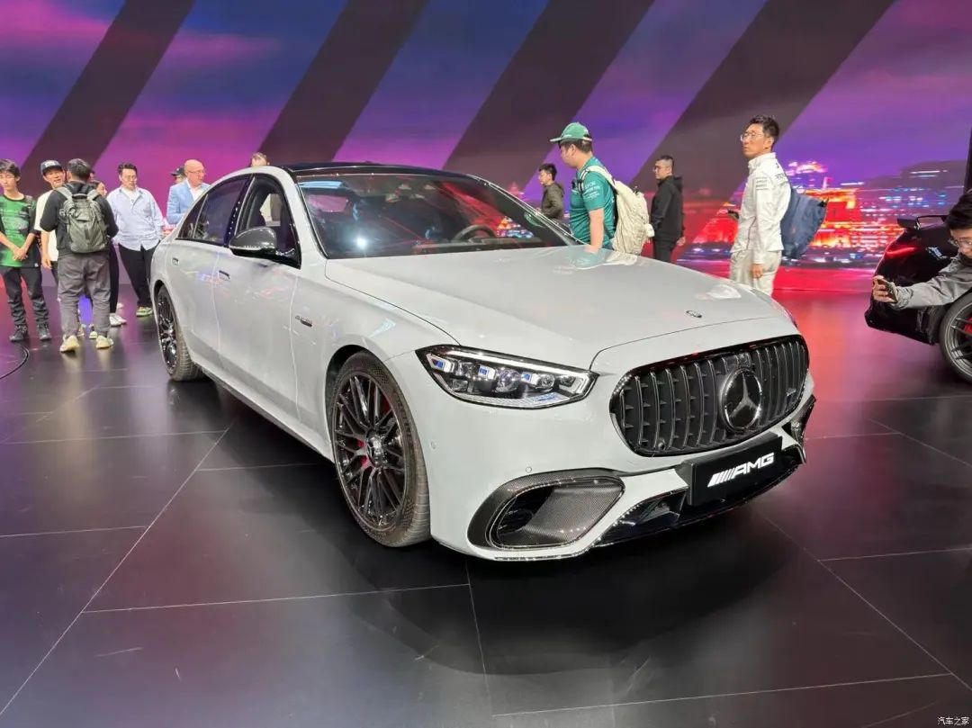 AMG 63系列新猛兽！4.0T V8+插混，2.9秒破百！-新浪汽车