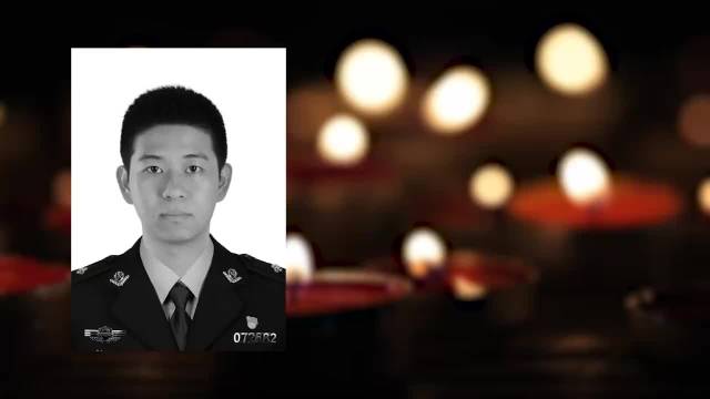 战友含泪讲述山西牺牲民警武霖勇斗歹徒全过程! 🙏致敬中国警察!|民警|歹徒|山西省_新浪新闻