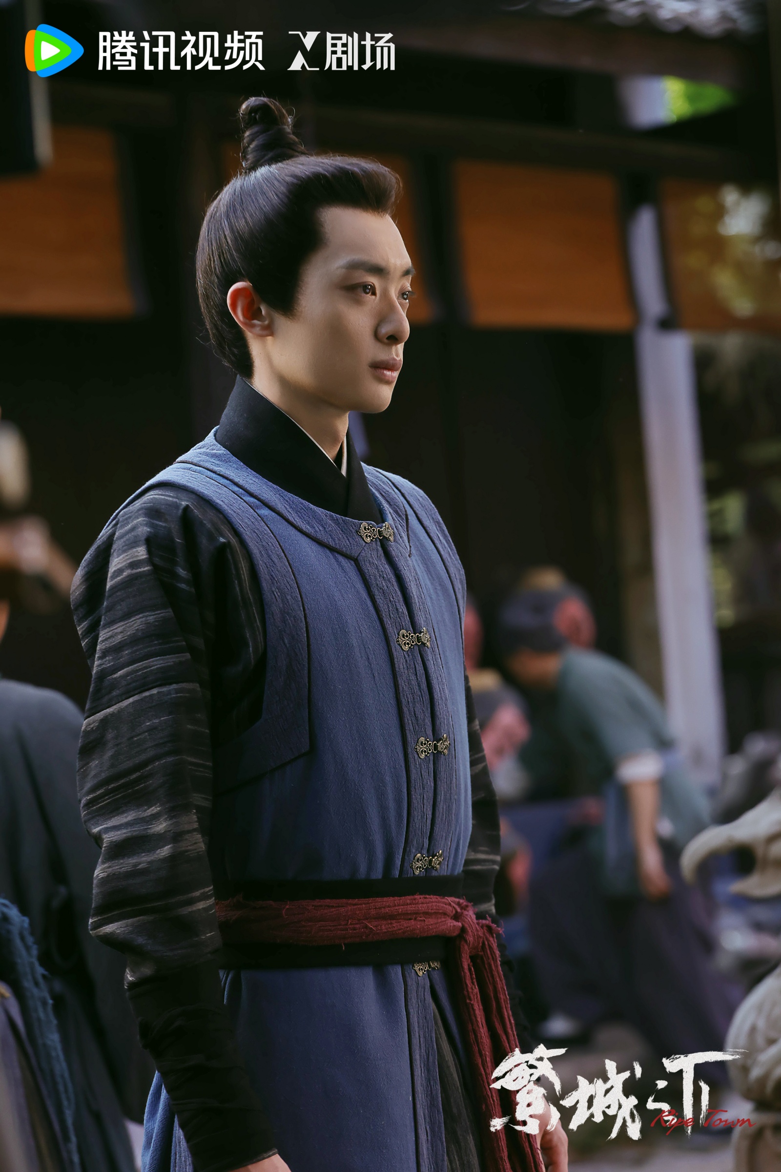 《繁城之下》剧照澎湃新闻:你也是蛮神奇的,会想到在一个明万历年间的