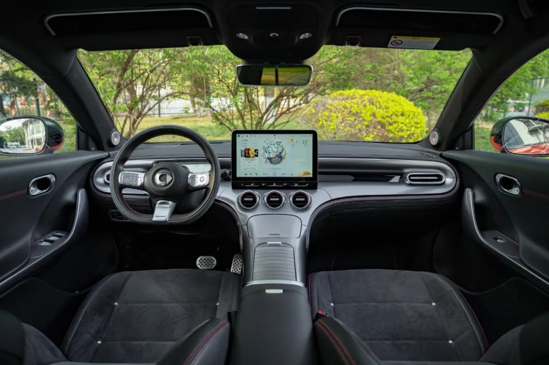 "奔驰标"真香!选它还是小米su7?|brabus_新浪财经_新浪网