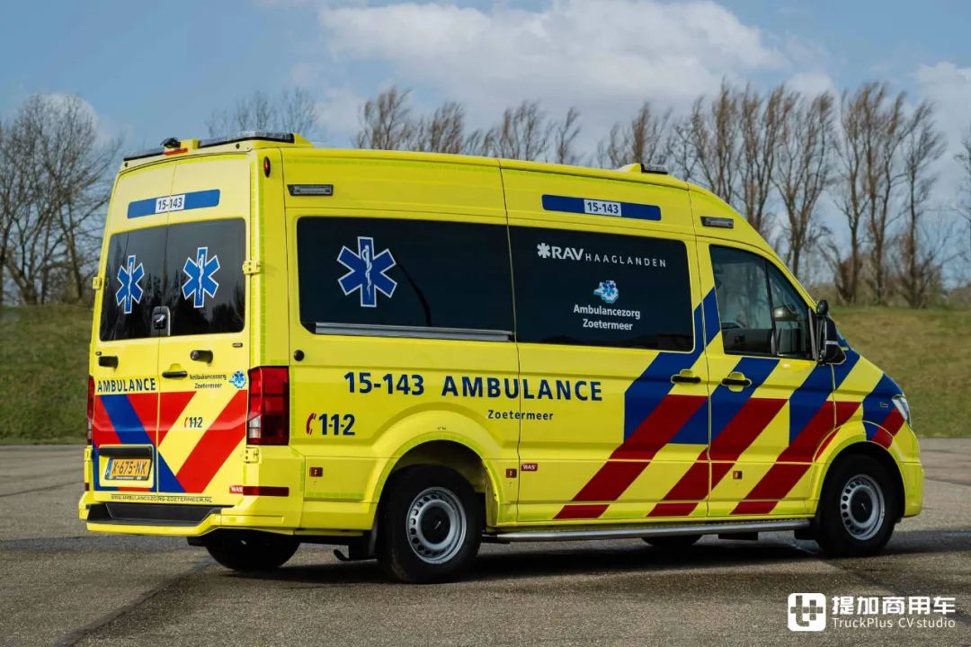 带你看一台曼恩tge救护车,这标轴高顶车型,真是太适合改装了