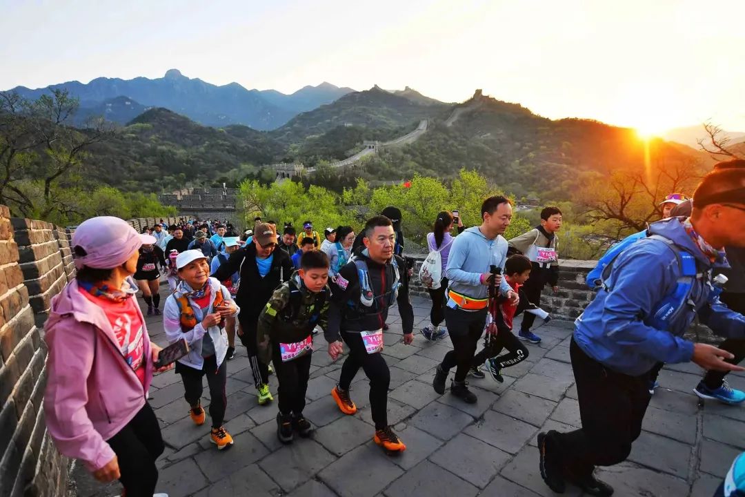 图为2024春季八达岭石峡关谷环长城越野赛 图源：北京日报