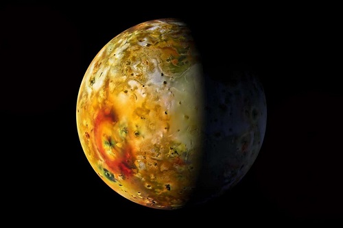 木卫一是太阳系中火山活动最活跃的天体。图片来源：《新科学家》杂志网站