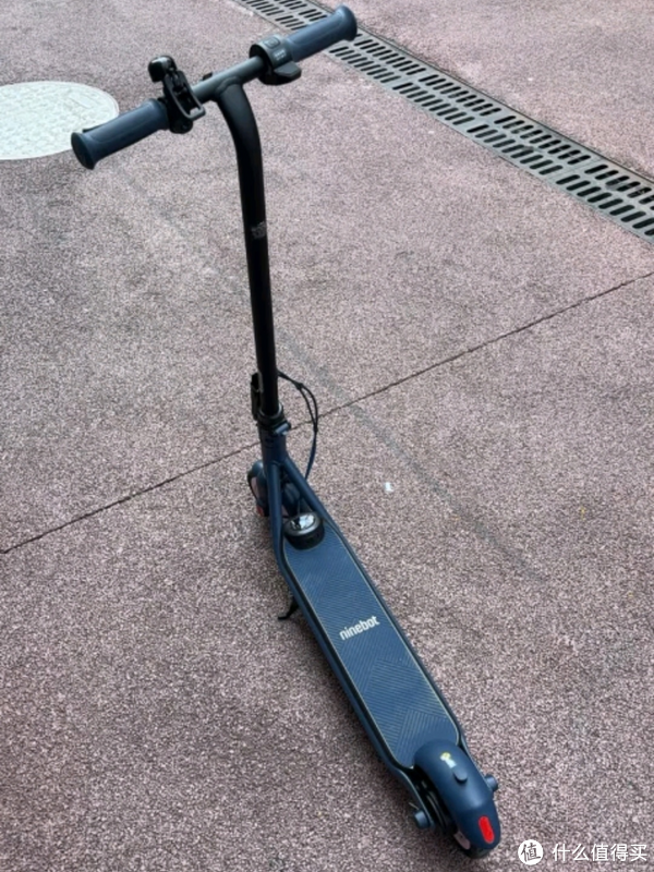 ninebot九号电动滑板车c15,一款专为城市出行设计的便携电动滑板车