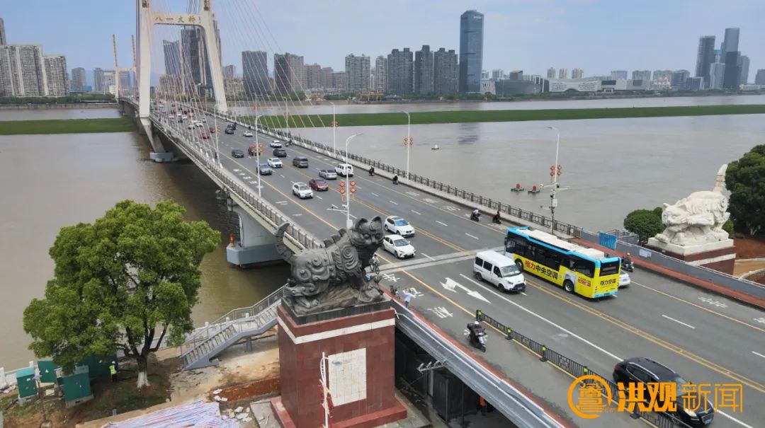 八一大桥"白猫""黑猫"拍照打卡平台已基本完工