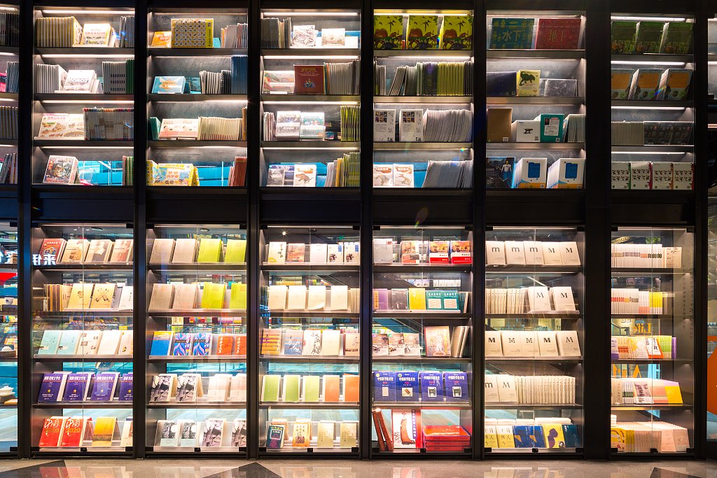 从送快递到开出租,基层非虚构形成出版热潮?| 世界读书日