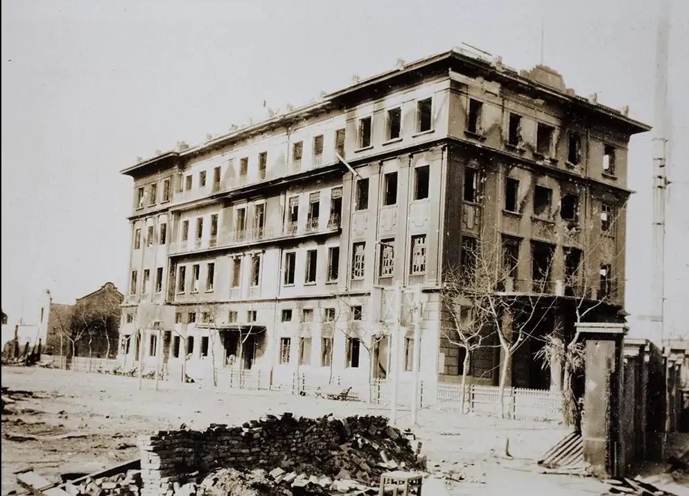 1932年，毁于战火的东方图书馆