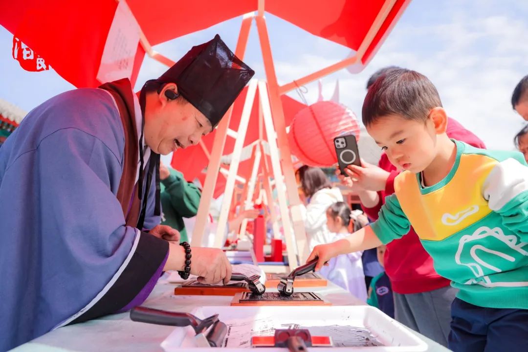 当"副马"遇上开漕节和汉服秀,好玩到next level