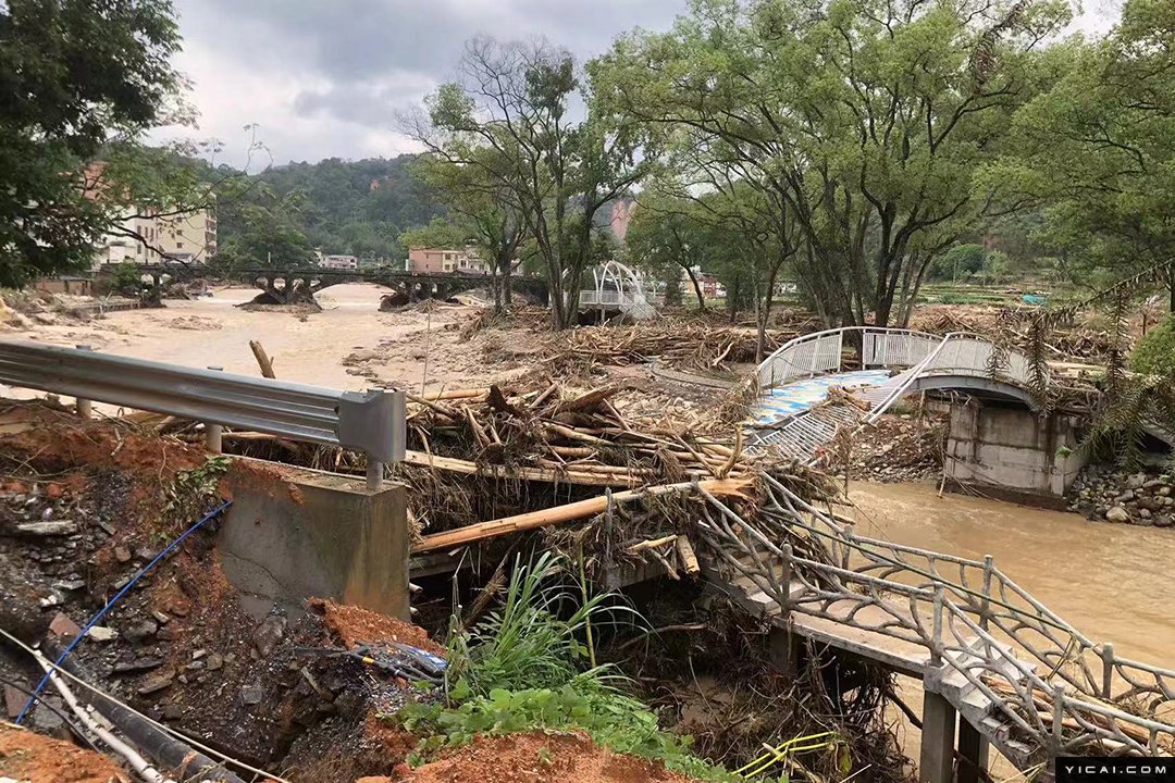 现场直击|广东水灾中的"孤岛"韶关江湾镇:洪水肆虐 各方力量展开救援