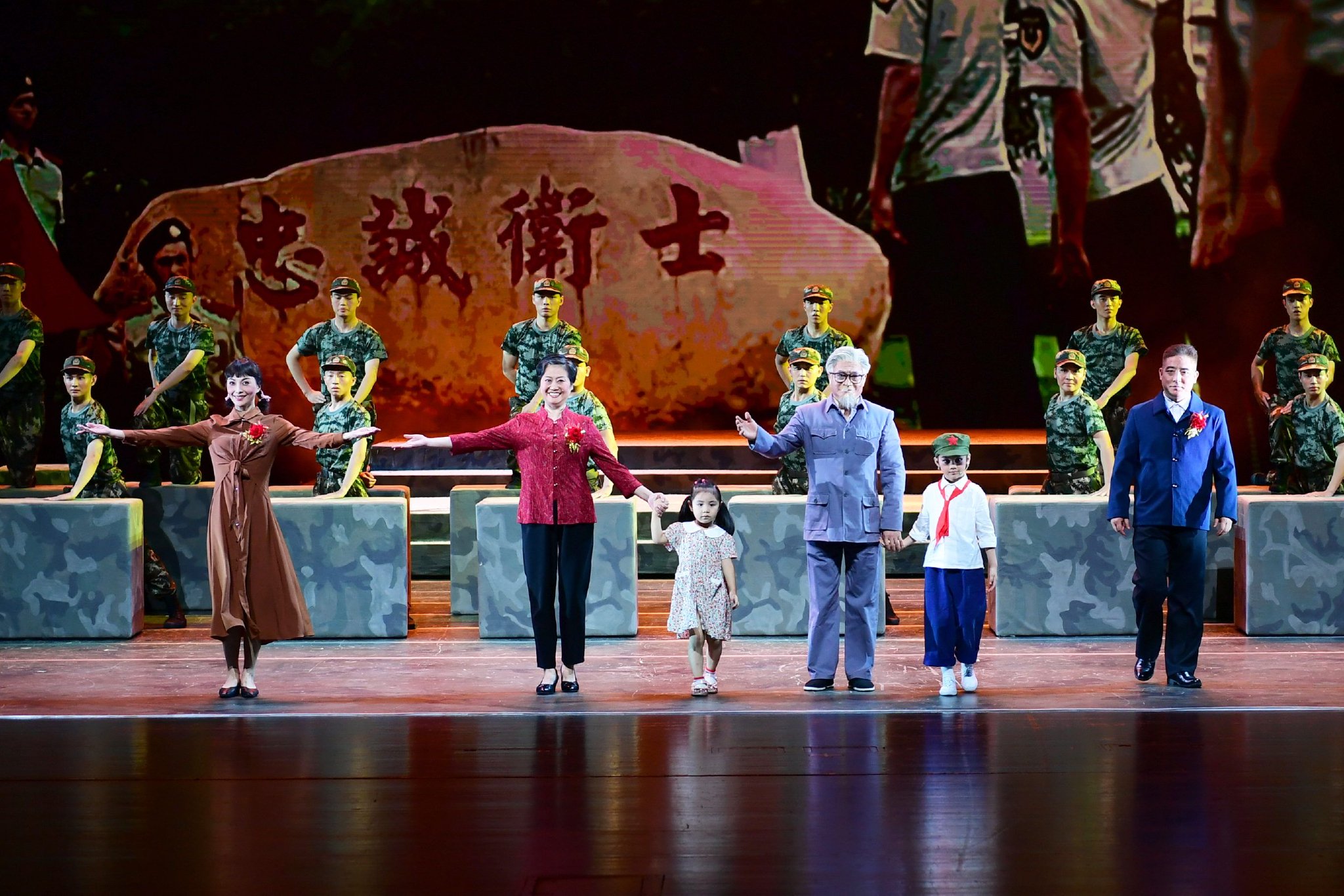 文艺演出现场.传递强军正能量,深化军民鱼水情.