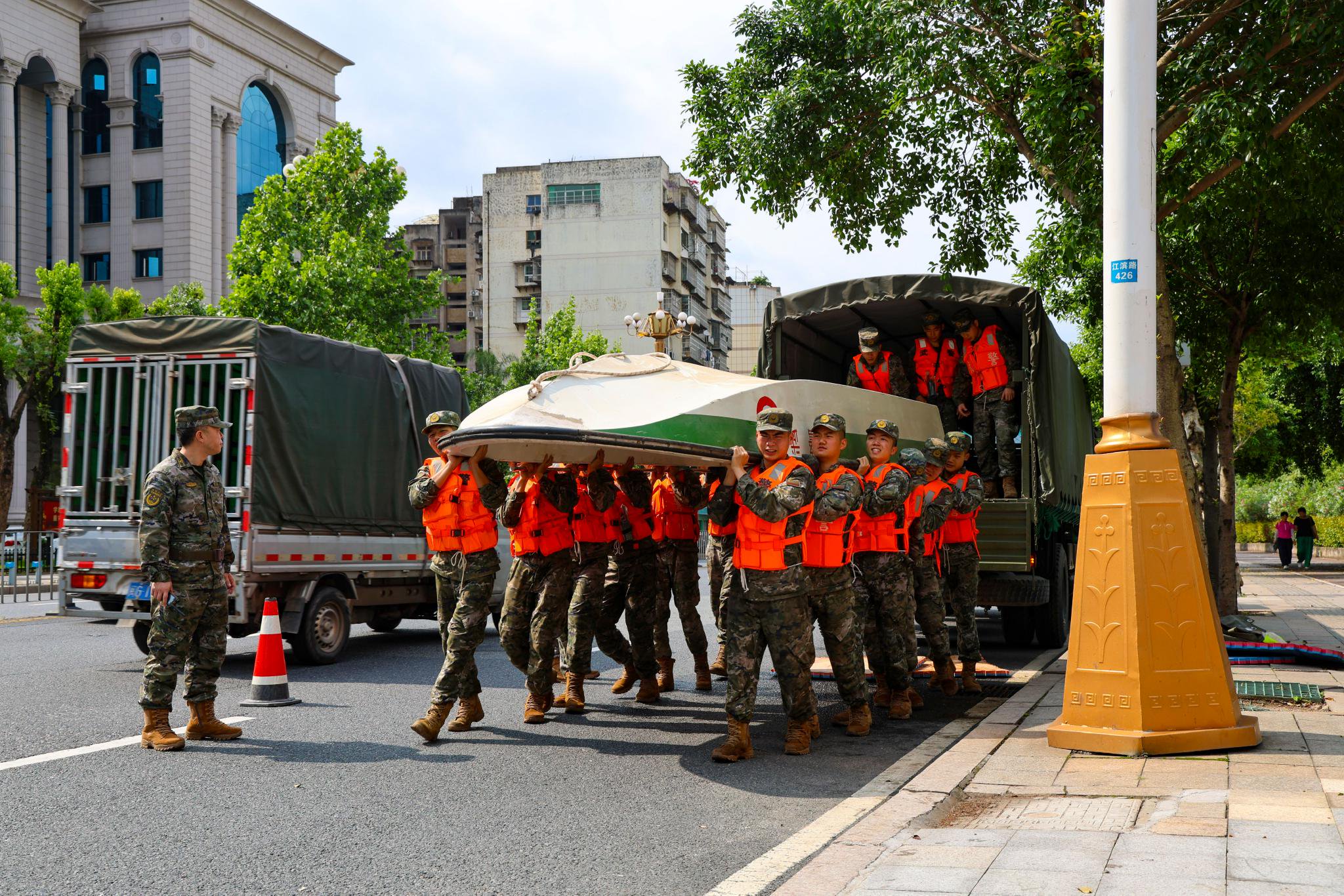 武警冲锋舟操作手集训 淬炼水上救援"尖刀"