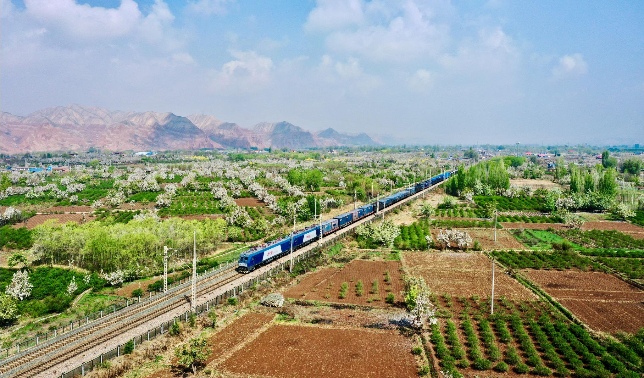 兰新铁路维修忙