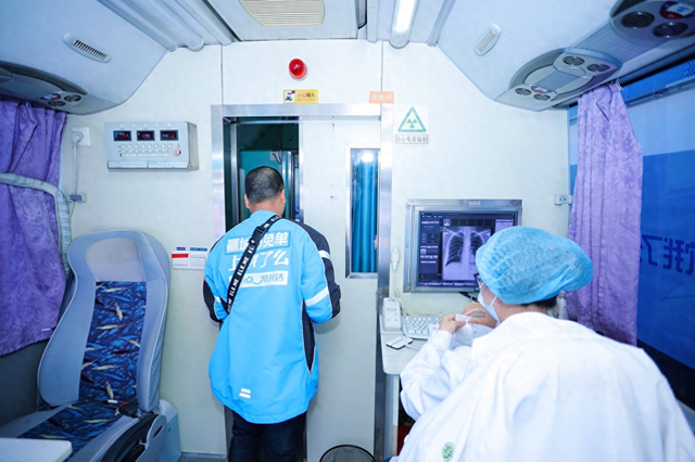 8000份免费体检!饿了么联手总工会为蓝骑士送上"健康"