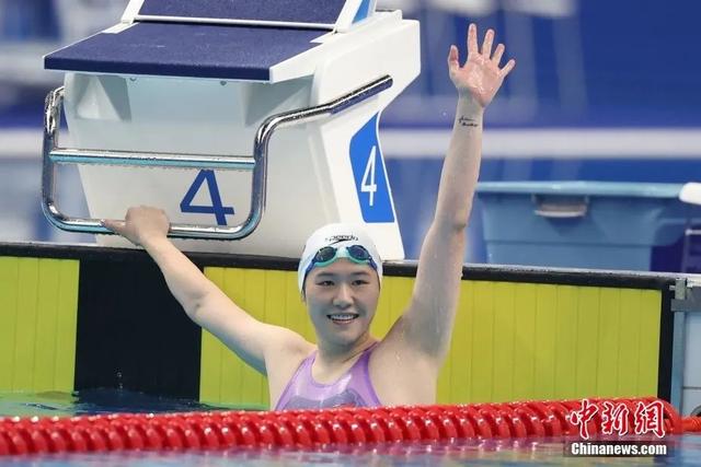 叶诗文夺得杭州亚运会女子200米蛙泳金牌。中新社记者 汤彦俊 摄