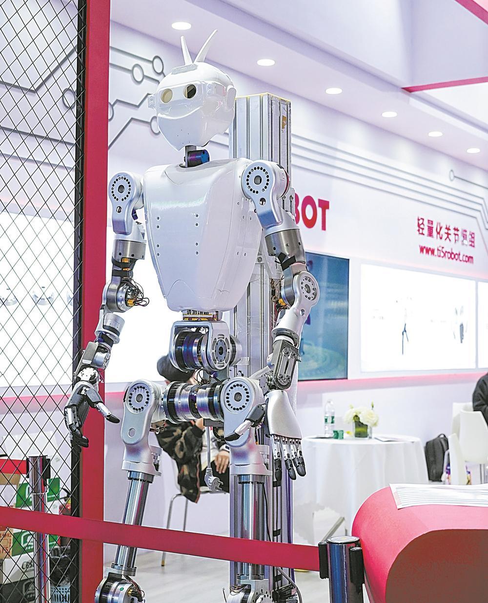 成都工博会上展出的机器人