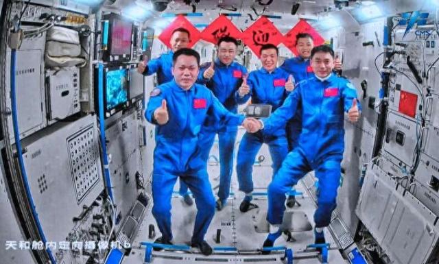 神舟十八号3名航天员顺利进驻中国空间站。中国载人航天工程办公室供图