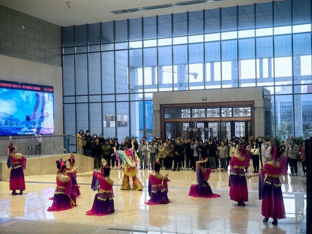武威市博物馆“夜游”期间推出西凉乐舞表演。（武威市博物馆供图）