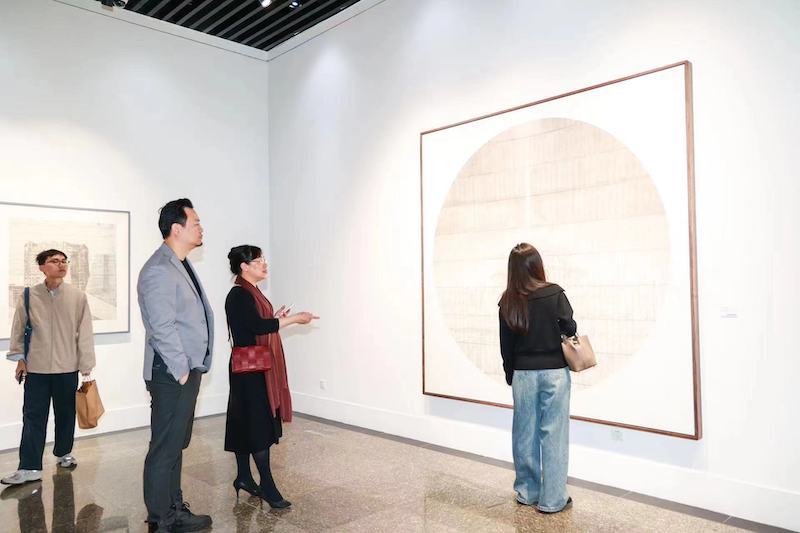 “皆有光—当代中国女艺术家作品展”展览现场