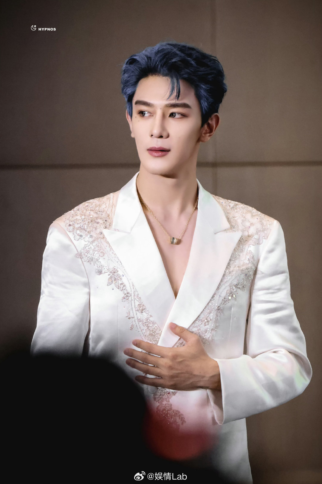 @X玖少年团夏之光 又染了蓝发…|夏之光|少年团|发色_新浪新闻