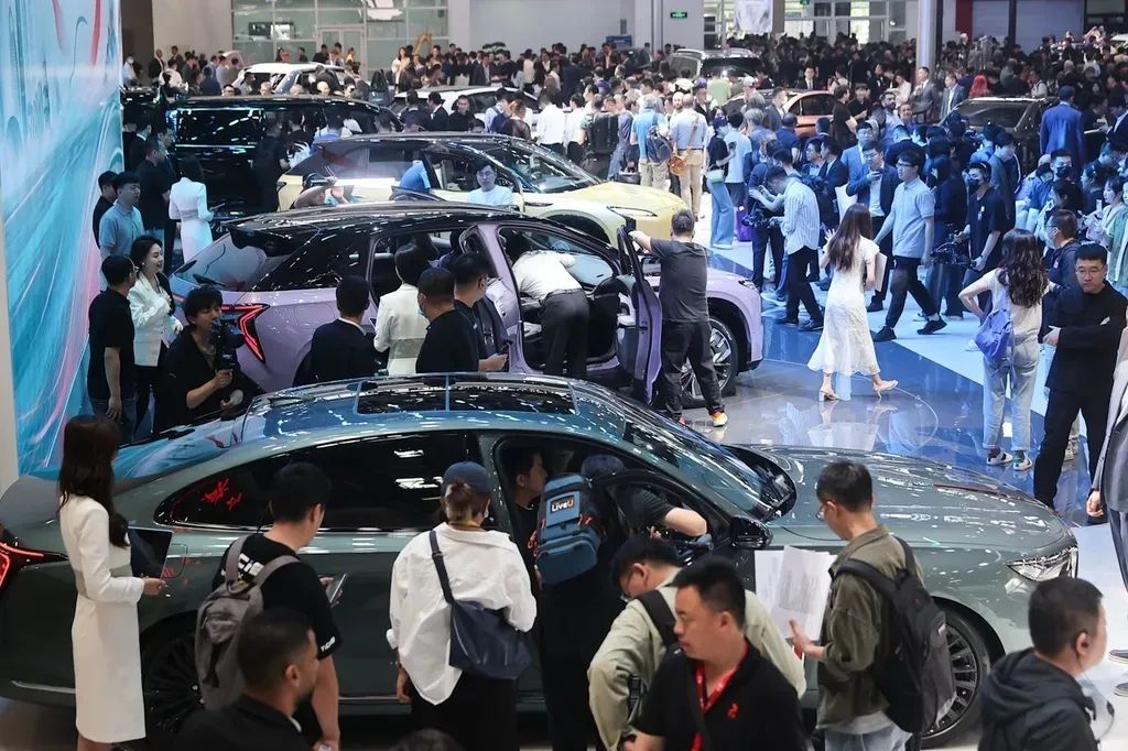 没有燃油车的北京车展，被流量侵占。