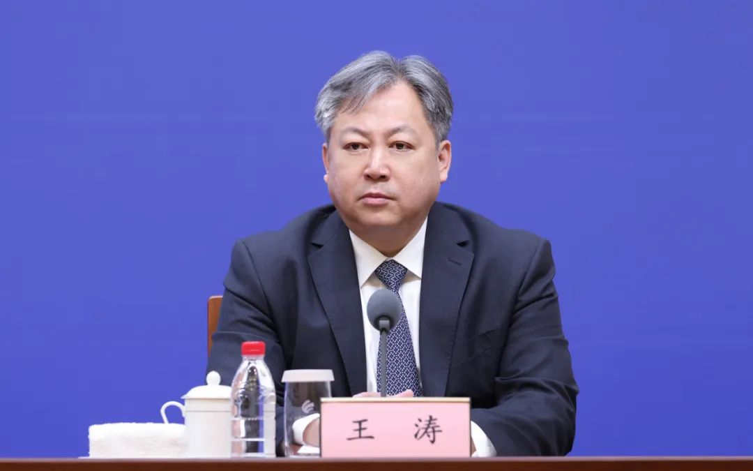 自媒体热点>正文> 王涛:一季度,在国内重卡行业同比下滑21%,挖掘机