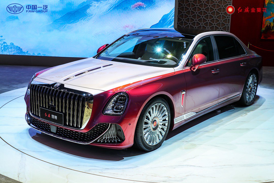 在本届北京国际车展上,红旗金葵花品牌发布了全新产品——超豪华行政