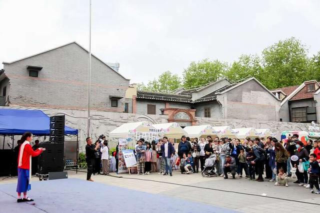 图为活动现场。渔阳里广场隔壁即为中国社会主义青年团中央机关旧址纪念馆渔阳里。