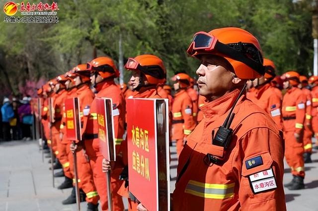 2024年乌鲁木齐人口加速流失_任泽平:中国人口大迁移2024(2)