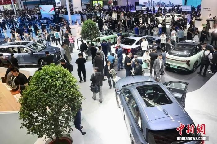 4月25日，2024（第十八届）北京国际汽车展览会在北京开幕。中新社记者 易海菲 摄