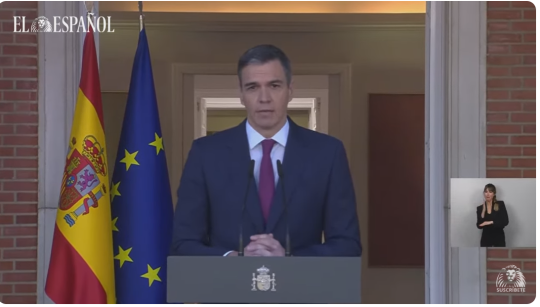 西班牙首相桑切斯4月29日在公开讲话中表示他不会辞职 图自《西班牙人报》视频直播截图