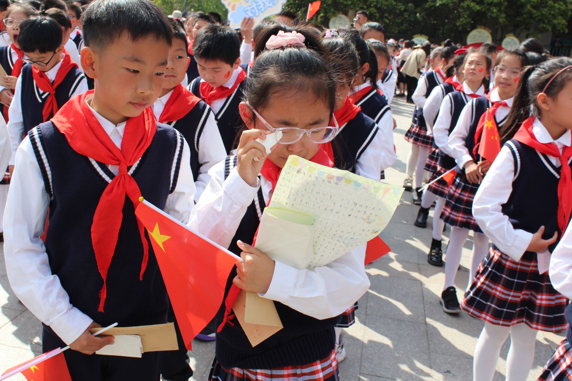 盐城市第一小学举行"十岁成长礼"  "红色"元素贯穿整个活动过程
