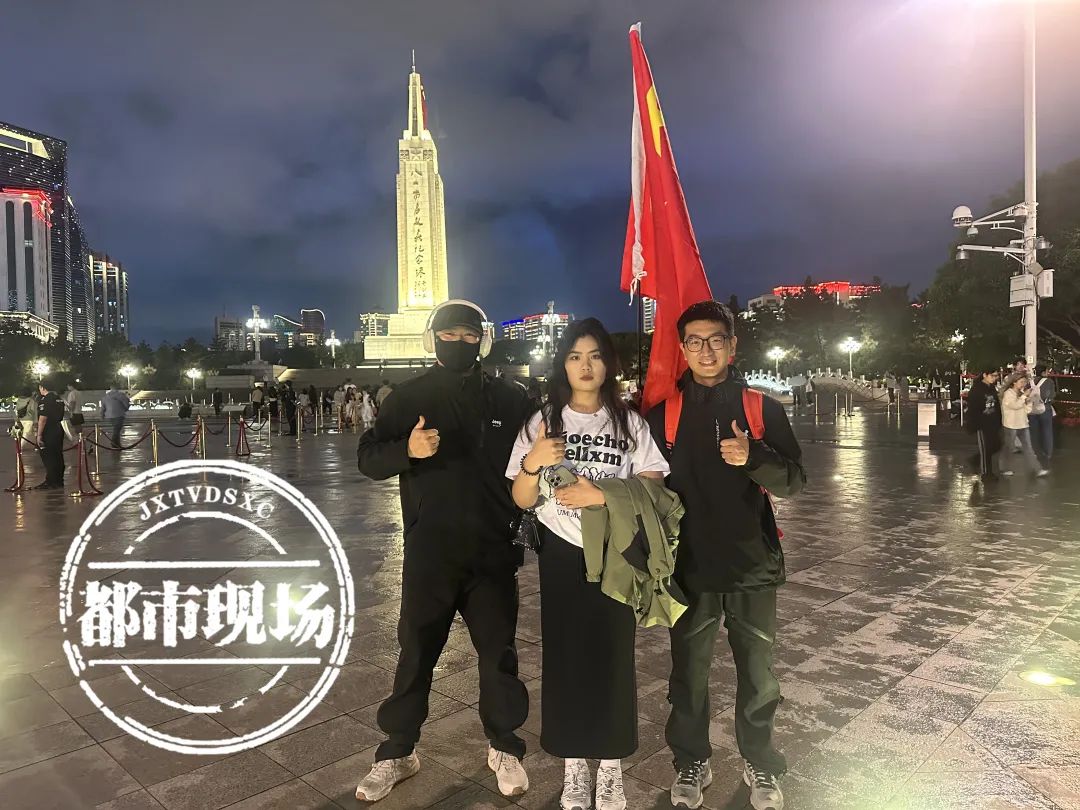 晚上22:30,南昌八一广场!