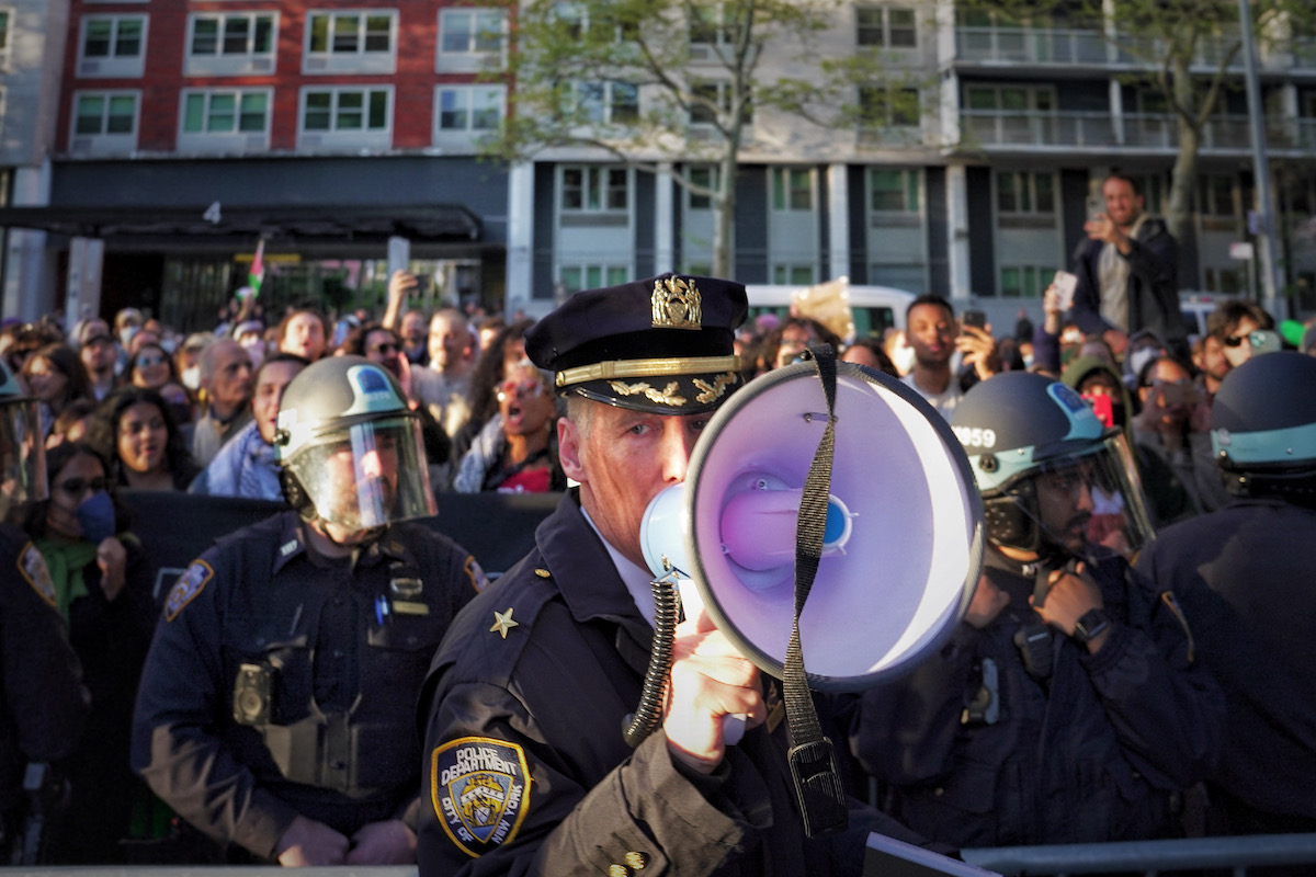 当地时间2024年4月26日，美国，纽约警方进驻纽约大学。