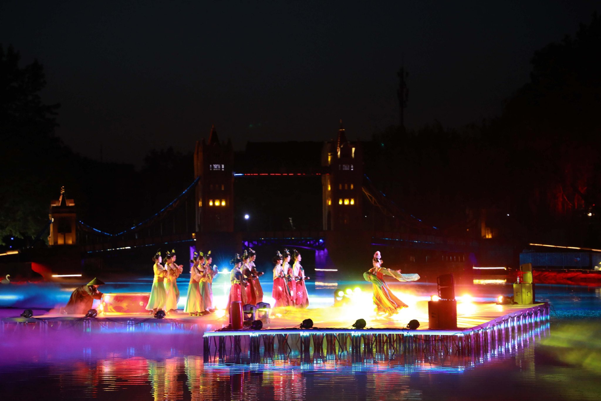 北京世界公园五一假期游园会带给游客无限乐趣和惊喜