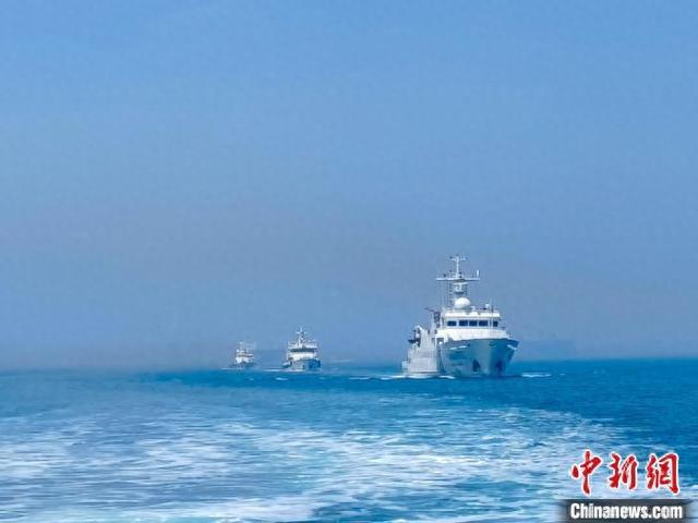 5月1日，山东青岛开展海洋伏季休渔联合执法巡航行动。孙锦旺 摄