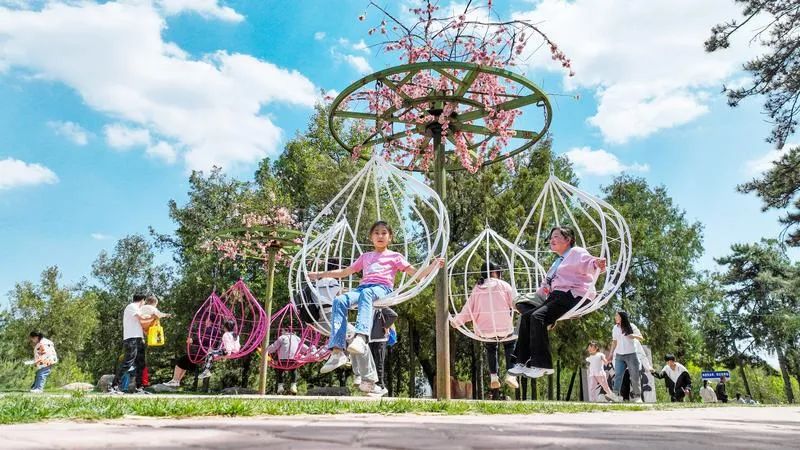 长治市屯留区老爷山景区,游客乐享假期