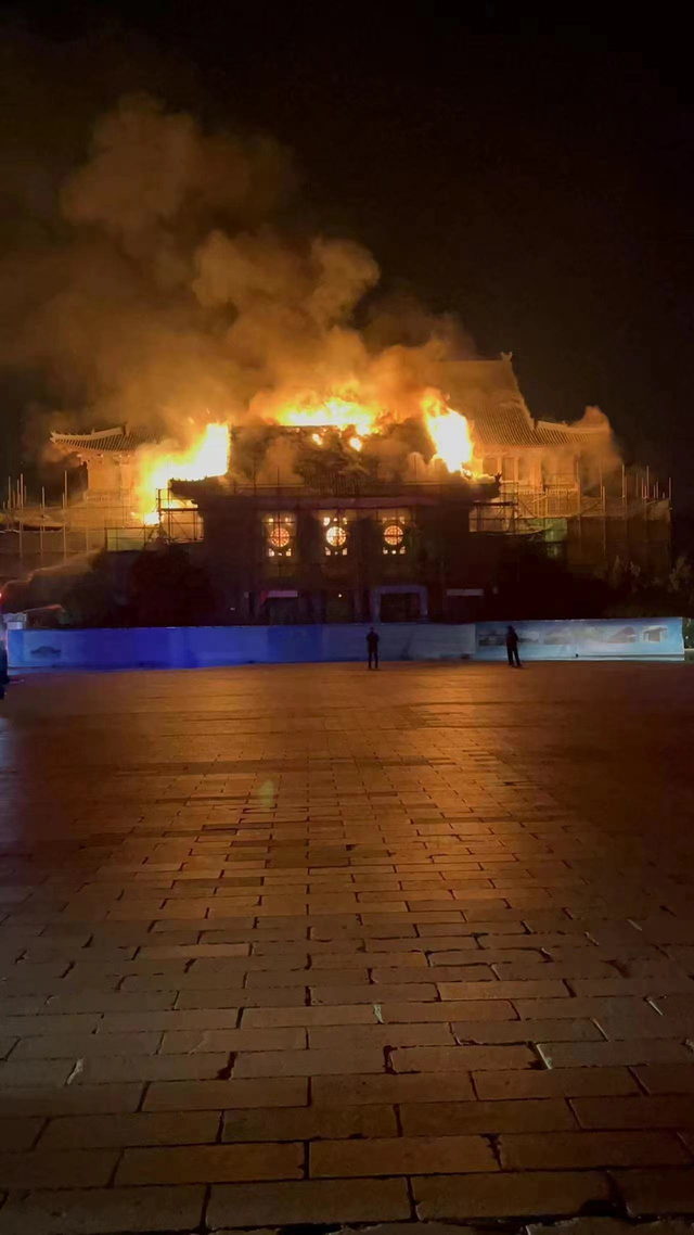 河南大学明伦校区大礼堂5月2日夜间出现火灾