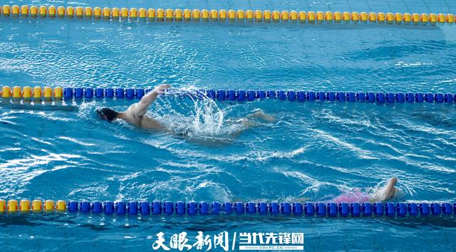 中国残疾人游泳队贵州籍运动员正在训练。贵州日报天眼新闻记者 陈祖嘉 摄