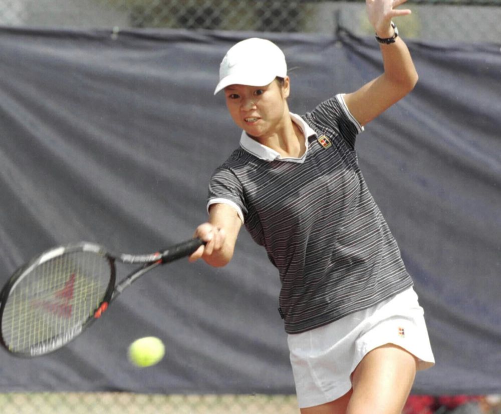 2000年3月26日,在国际女子网球卫星赛南京站单打决赛中,中国选手李娜