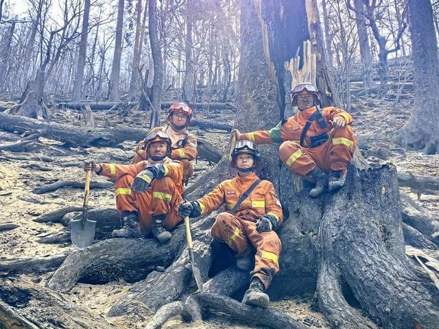 "五一"假期坚守岗位 甘孜森林消防青年队员用青春守护