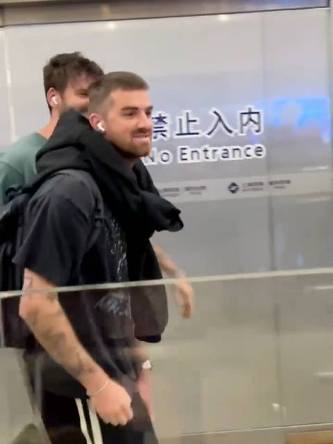 烟鬼The Chainsmokers已抵达上海,即将开启两场演唱会!_新浪新闻