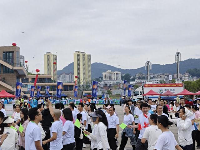五一期间广西举办休闲体育赛事，吸引了大量游客（徐先丽/摄）