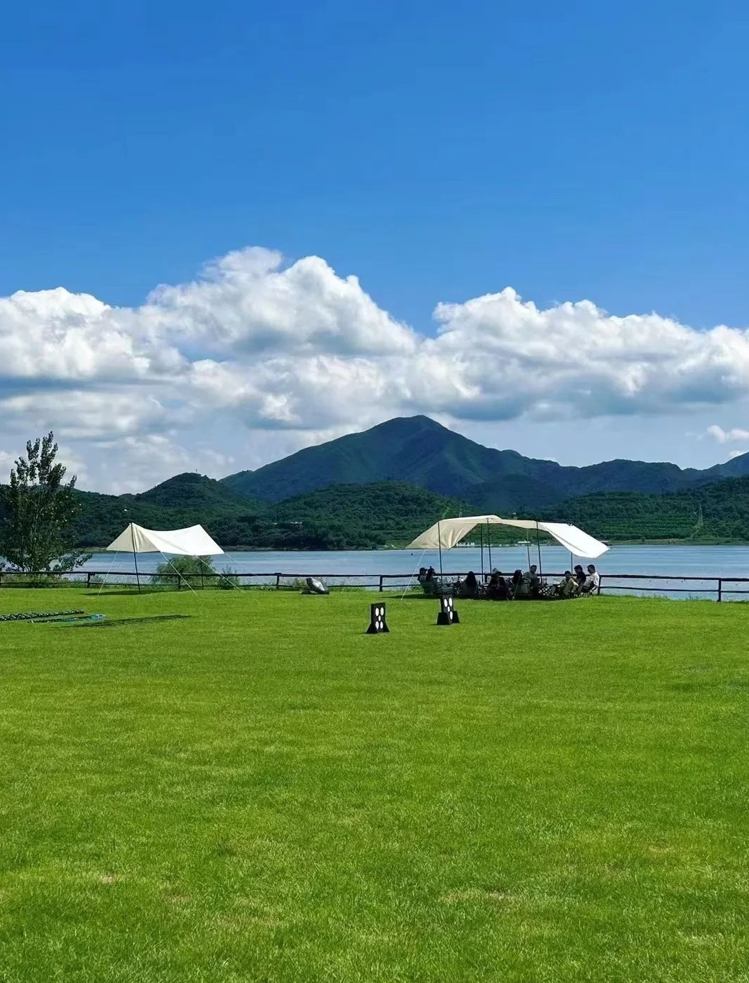 经济新闻滚动>正文> 黑糖小镇露营地坐落在北京市平谷区金海湖镇东马