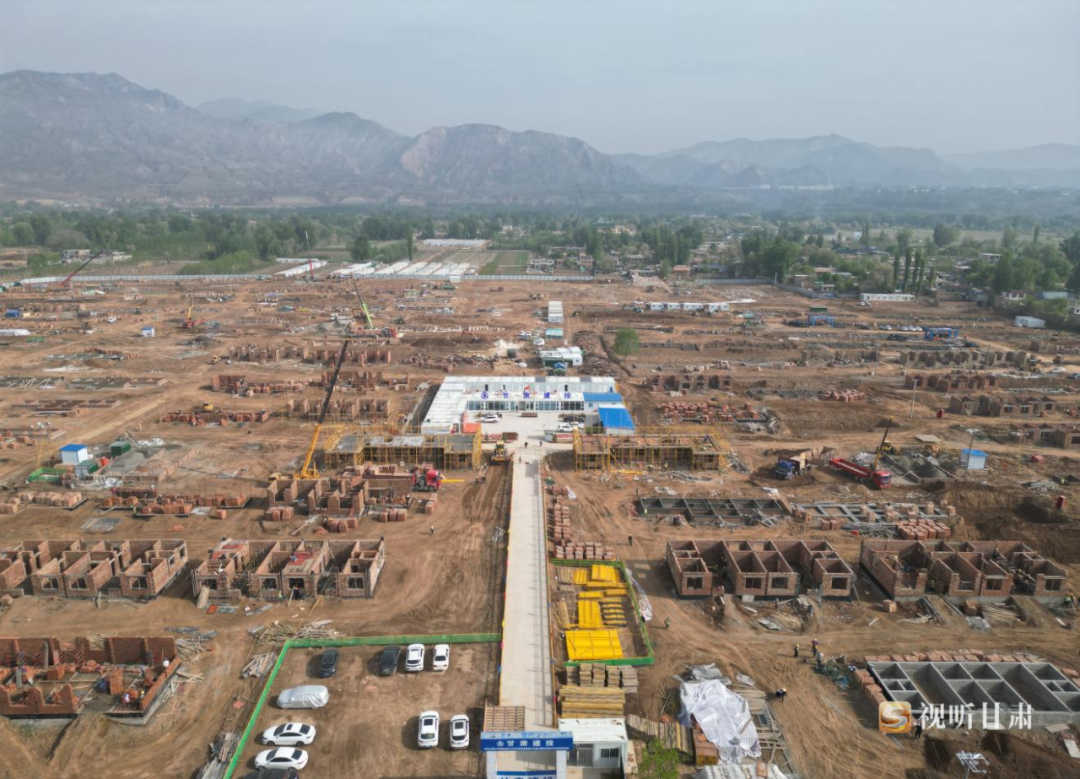 甘肃建投积石山灾后恢复重建集中安置点4栋楼封顶