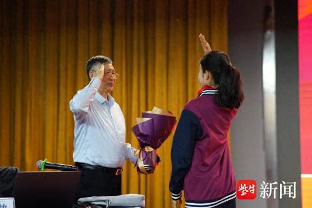 致敬丰碑!"两弹一星"精神宣讲团走进西附初中