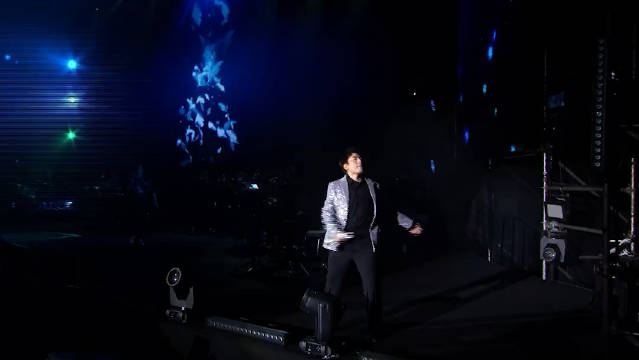 海来阿木第一期演唱《你的万水千山》,这首歌全网50亿播放量!|海来阿木|你的万水千山_新浪新闻
