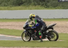 网友说:王一博有没有厉害的技能?