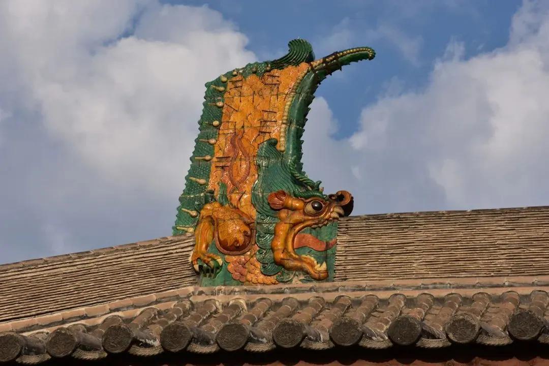 左侧鸱吻为明代补修▲右侧鸱吻为金代原物刚才我们提到过博物馆撤品